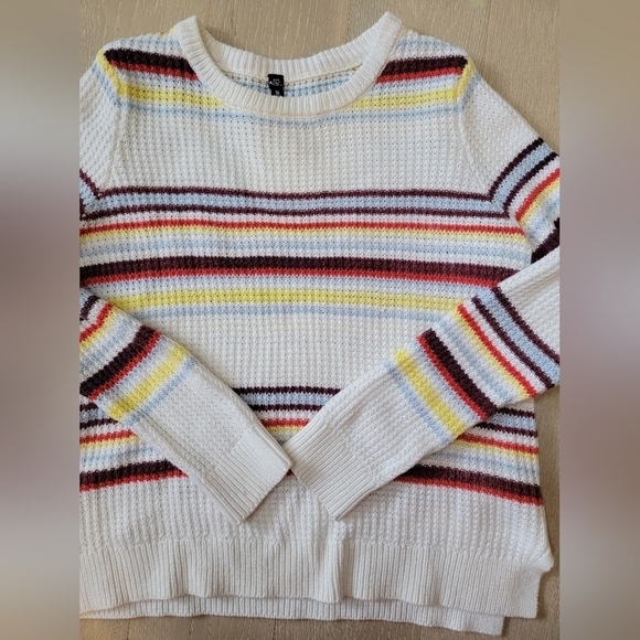 Design Lab sweater - Picture 6 of 7